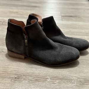 Eric Michael Isabella women's ankle boots Black Suede Sz 37 EU (US 6.5-7)